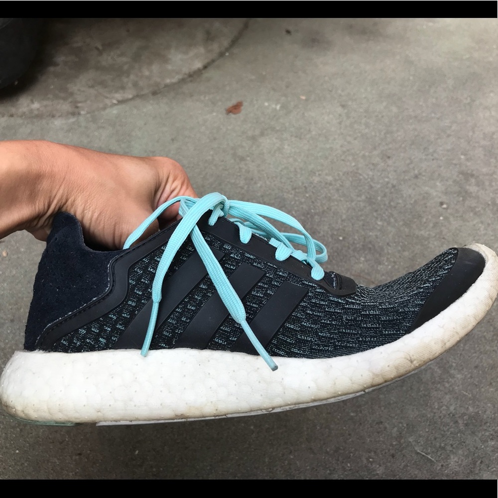 Adidas boost running shoes women’s 7.5